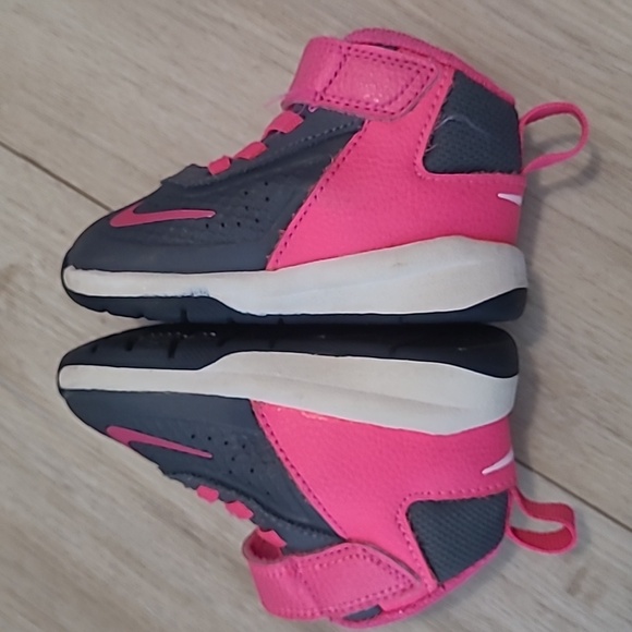 Nike Kids Pink and Gray Sneakers 3c - Picture 4 of 9